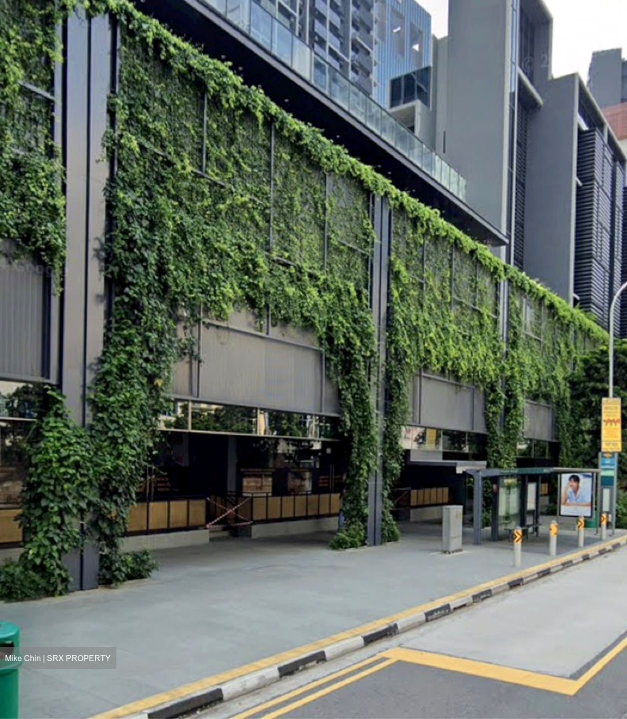 Middle Road (D7), Retail #595217361